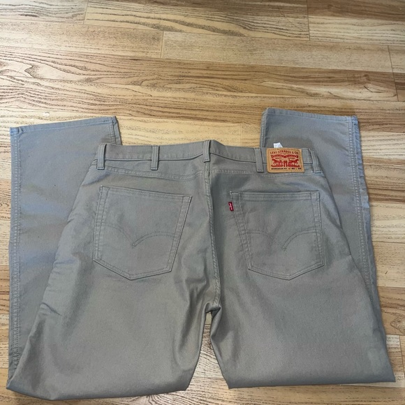 Mens Levis tan Workwear Fit Stretch Jeans 40x32 - Picture 3 of 3